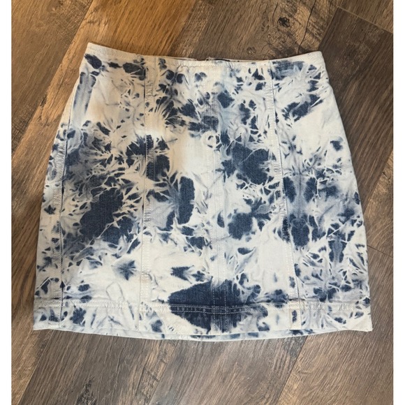 BDG‎ Urban Outfitters Denim Mini Skirt acid wash XS - Picture 1 of 7